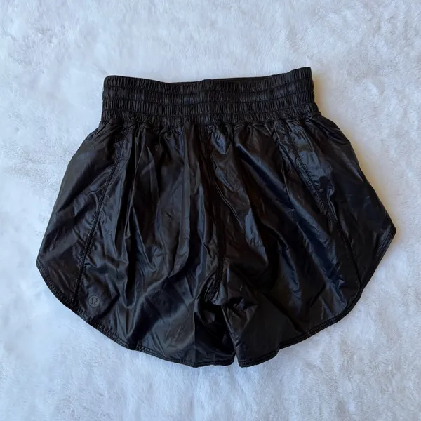 NWT Lululemon Hotty Hot High-Rise Lined Short 4" Matte Sheen - Image 6