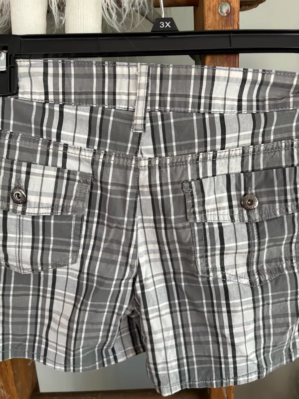 Faded Glory size 10 plaid print shorts  - Image 8