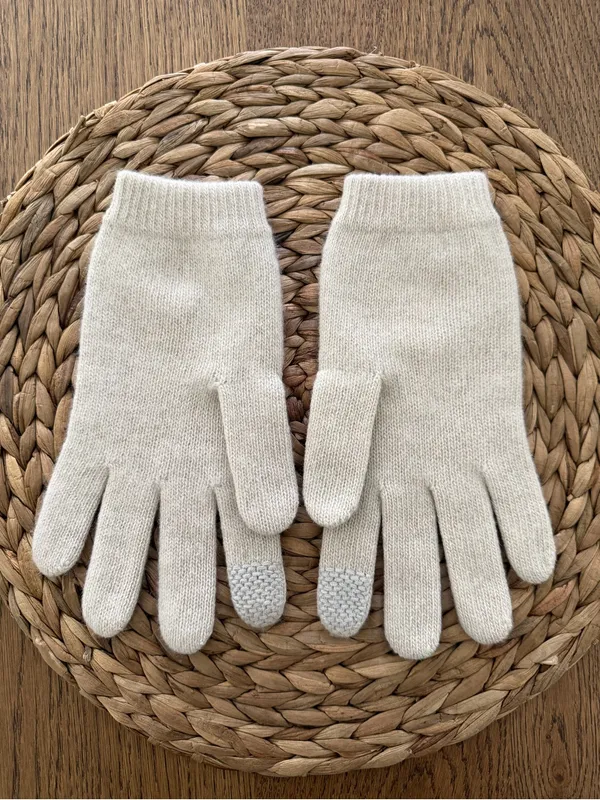 Babaton Aritzia Cashmere Tech Gloves Beige One Size - Image 2
