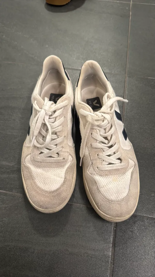 VEJA Sneakers - Image 4