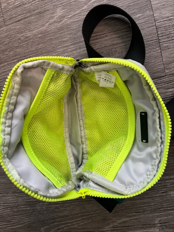 Lululemon Everywhere Belt Bag 1L in Highlight Purple, Vapor, and Intense Teal - Image 7