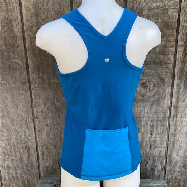 Lululemon Fitted Blue Racerback Tank Top Size 4/6 - Image 3