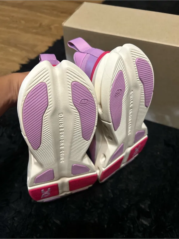 ON CLOUDPULSE Next Sakura dew athletic training running shoes sneakers sz 7 new - Image 5