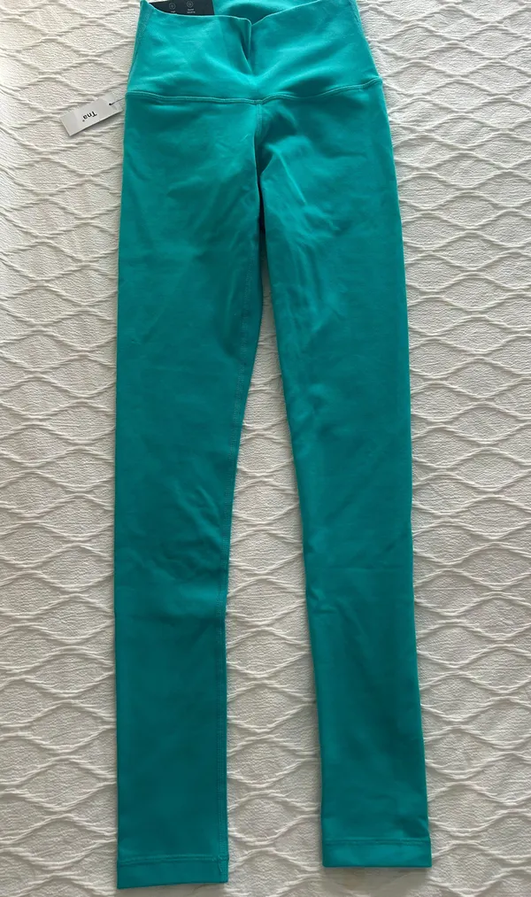 Aritzia TNA leggings - Image 3