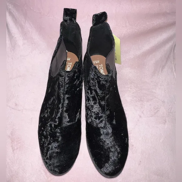 Toms‎ Black Velvet Chelsea Ankle Boots - Image 2