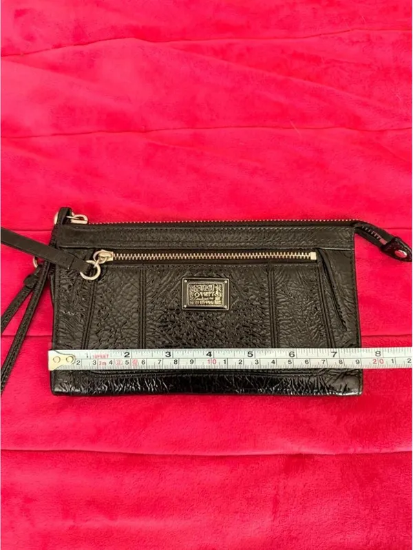 Vintage Black Coach Poppy Wristlet Wallet with Silver Hardware and Pink Interior - Image 6