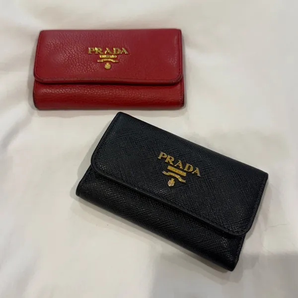 Prada Authentic Black Saffiano Leather Gold Key and Card Holder - Image 9