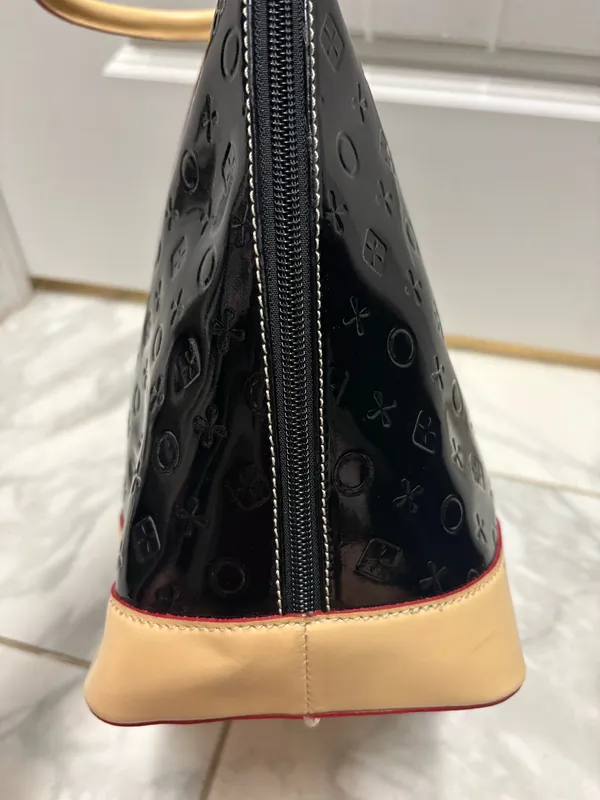 Invece Arcadia Black Patent Dome Handbag. Made in Italy - Image 4