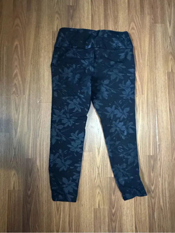 Soft Surroundings Black Twilight Floral Shiny Ponte Pants Whimsygoth Small - Image 3