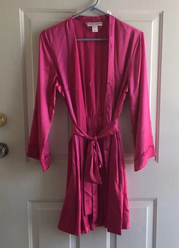 Womens Morgan Taylor Super Sexy Lightweight Silky Satiny Pink Robe Size Small - Image 6