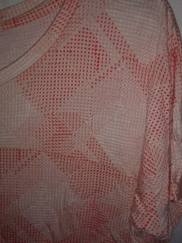 Old Navy M Orange Tshirt Scoop Neck Top - Image 2