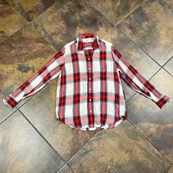 Levi’s Boyfriend Fit Plaid Button Down Blouse Medium - Image 3