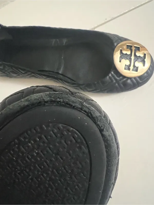 Tory Burch Black Quilted Leather Gold Logo Ballet Flats 8.5 - Image 7