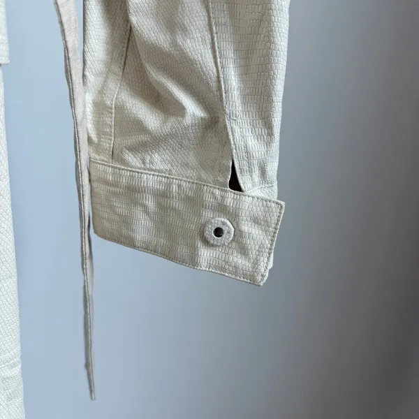 Bill Blass New York Unique VTG 90s Y2K Trench Coat Size 6 Luxury Faux‎ Leather - Image 10