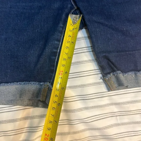 Wonder Nation Jean Shorts Size 8. Waist 26 inches - Image 5