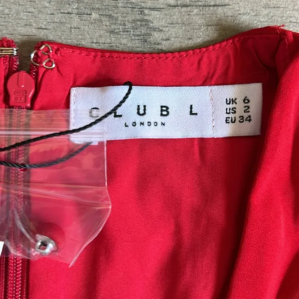 Club L red v neck puff sleeved buttoned mini dress - Image 5