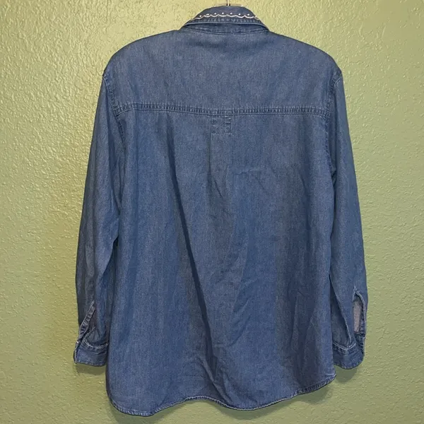 Vintage Floral Embroidered Denim Shirt with faux pearl details 80s 90s - Image 5