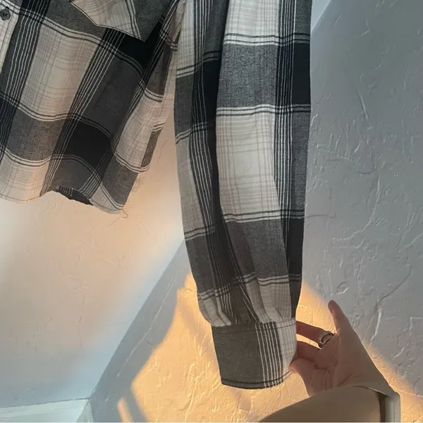 Sanctuary Anthropologie Black‎ and White Plaid Balloon Sleeve Button Down Shirt - Image 4