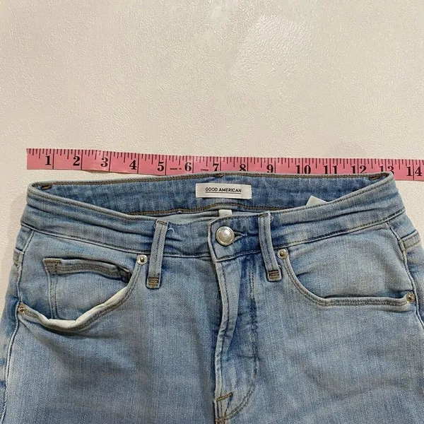 Good American Light Wash Denim Bermuda Shorts Size 2/26 - Image 4