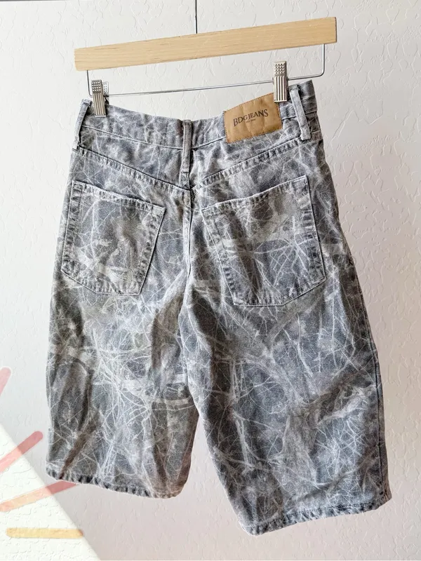 BDG Urban Outfitters Missouri Womens Camo Jorts - Image 6
