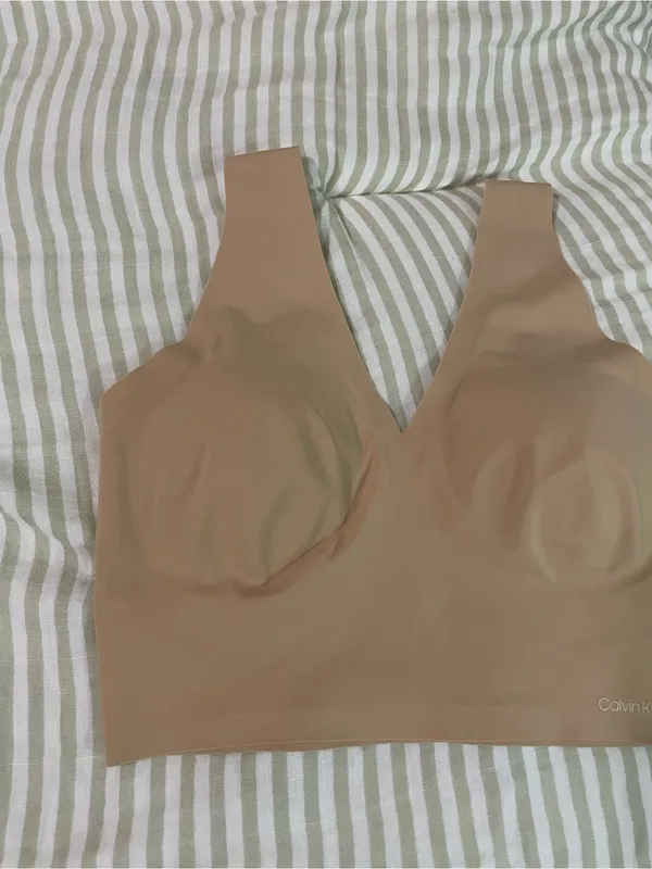 Calvin Klein Invisibles Lightly Lined V Neck Bralette Size XS Bare Nude Padded - Image 6