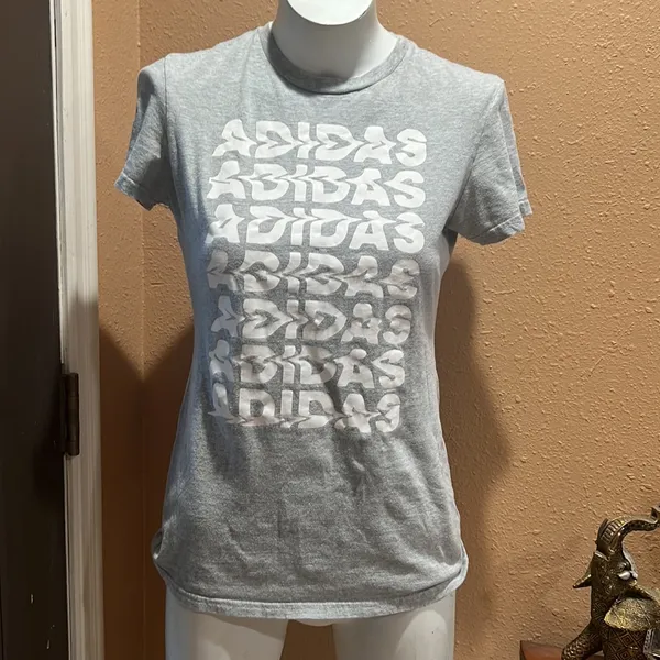Adidas gray short sleeve t-shirt - Image 3