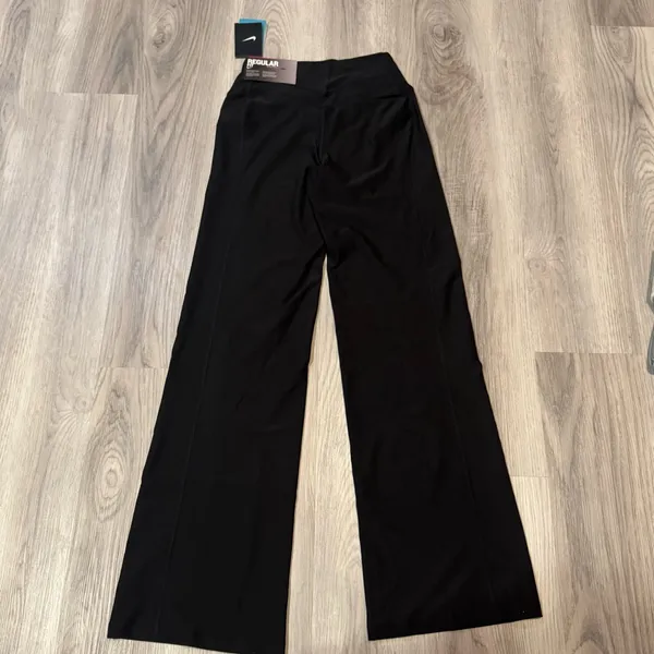 Nike XS Regular Fit Black Yoga pants NWT - Image 5