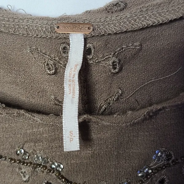 Free People slub embellished green gray crop top blouse sz Small - Image 4