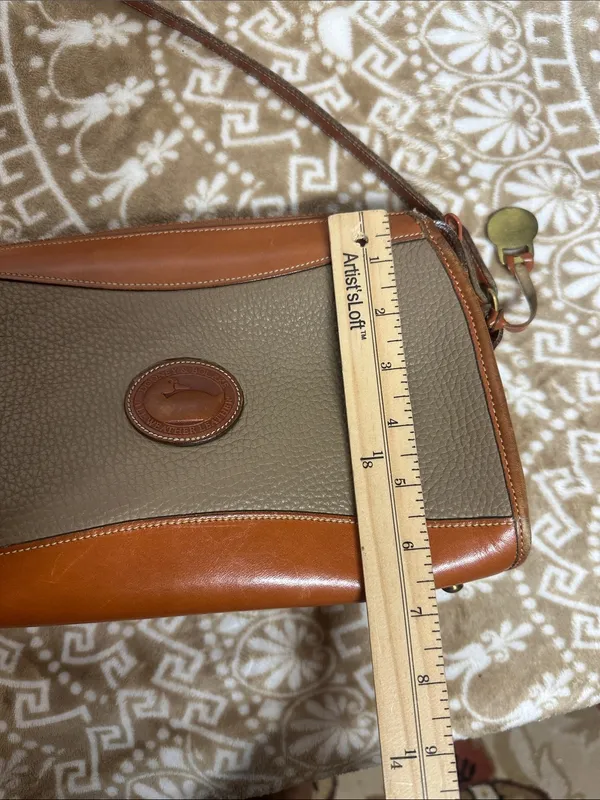 Dooney & Bourke 80s Taupe Pebbled Leather Crossbody with Tan Trim - Image 8