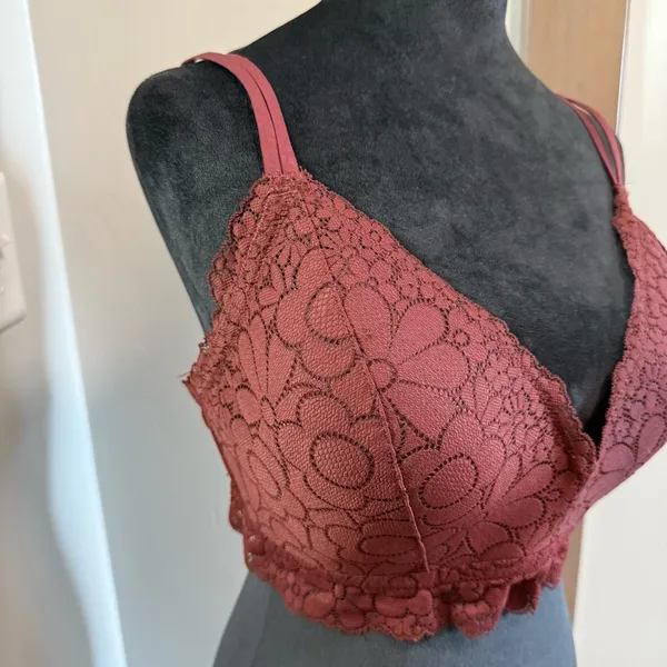 Aerie Maroon Red Lace‎ Bra Bralette Padded Adjustable Ruffle 38DD - Image 2