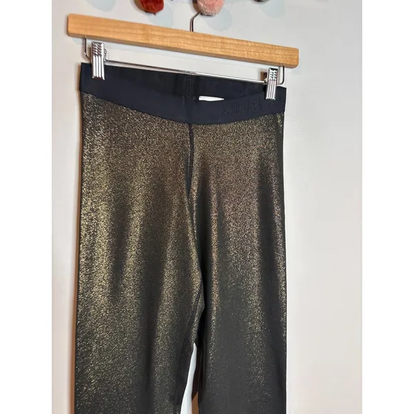 Nike Pro metallic gold and black logo leggings - Image 6