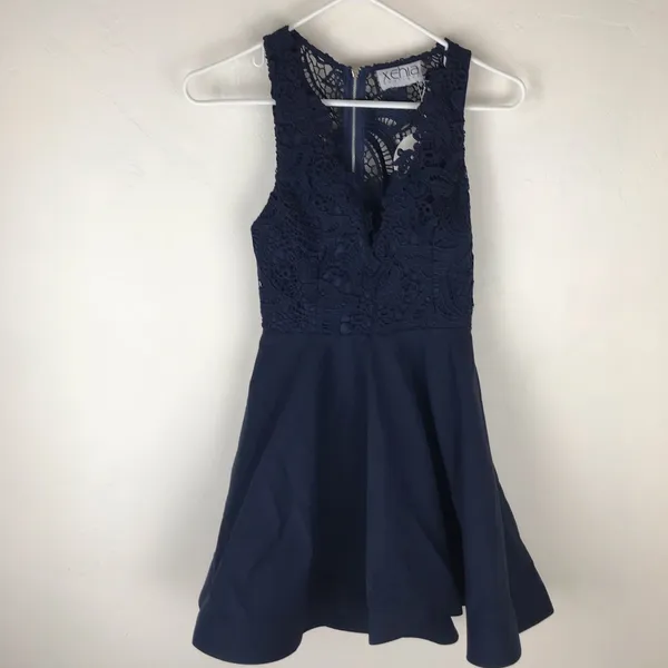 Xenia Navy V Neck Crochet MIDI Dress US 2 New With Tags Semi Formal - Image 2