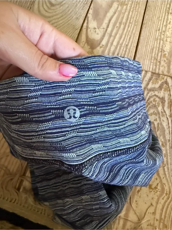 Lululemon Cropped Leggings size 6 - Image 3