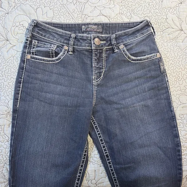 Silver Jeans NATSUKI Medium Wash Boot Cut Jeans. Size 28/33 - Image 3