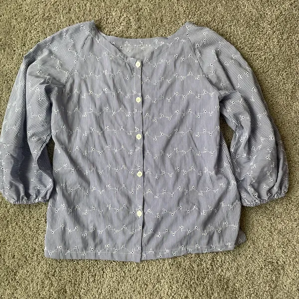 LOFT blue and white striped eyelet blouse Sz Medium - Image 9