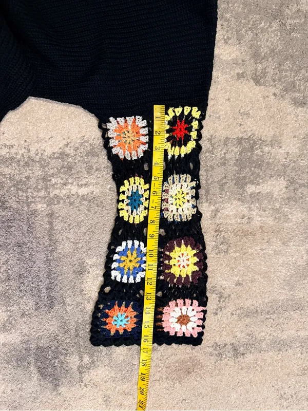 SHEIN Black Crewneck Sweater with Multicolor Crochet Flower Sleeves - Image 8