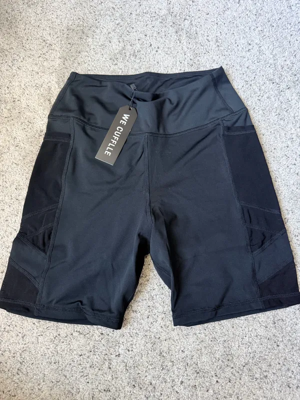 We Cufflle Biker Shorts Black Size M - Image 2