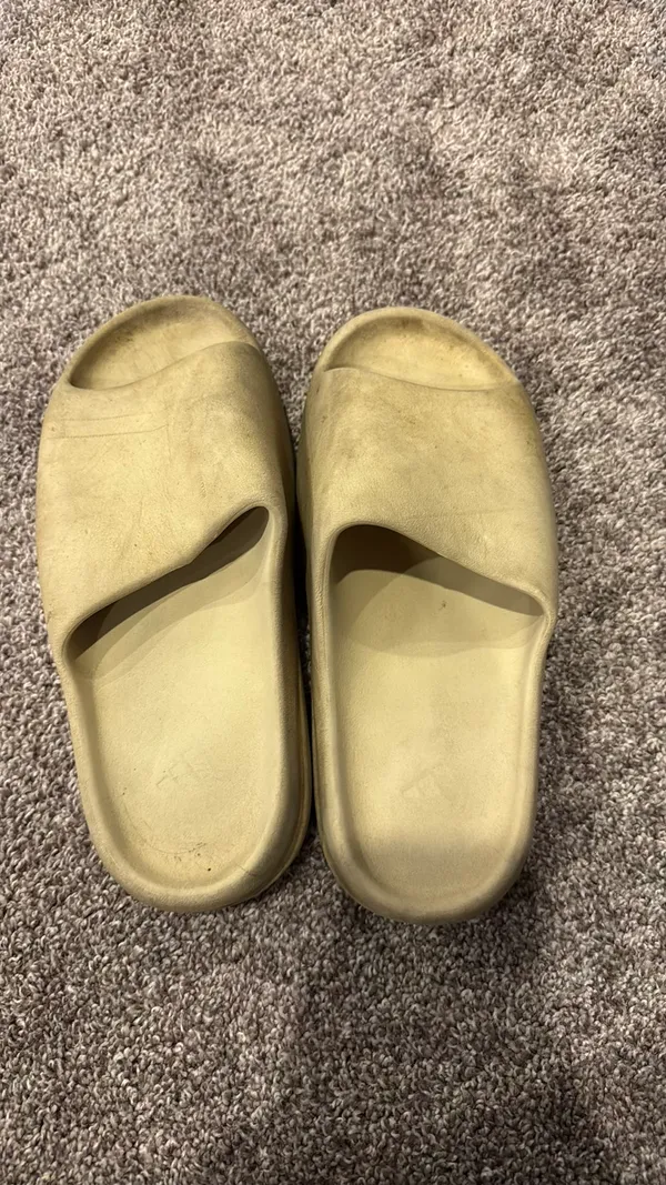 Yeezy Slides - Image 2
