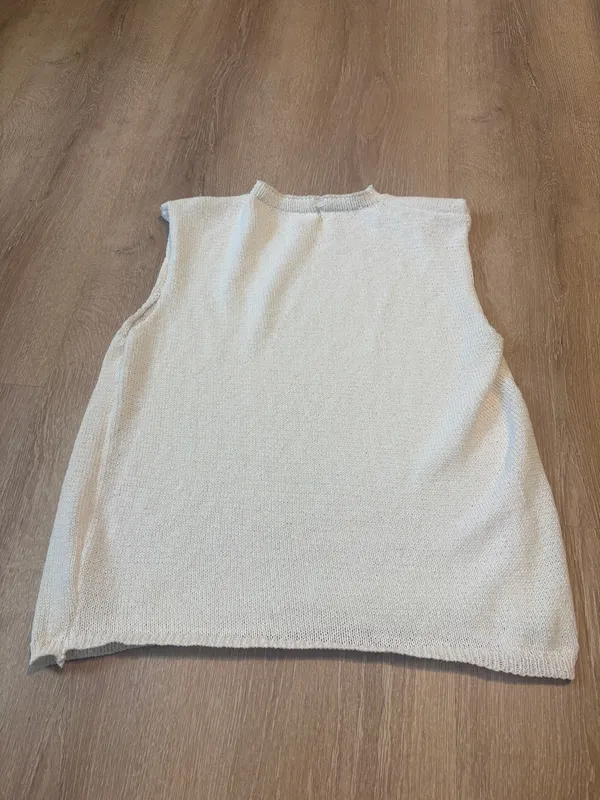 White Knit Sleeveless Shirt - Image 2