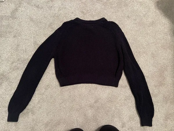 Urban Outfitters Sweater Cropped - Image 7