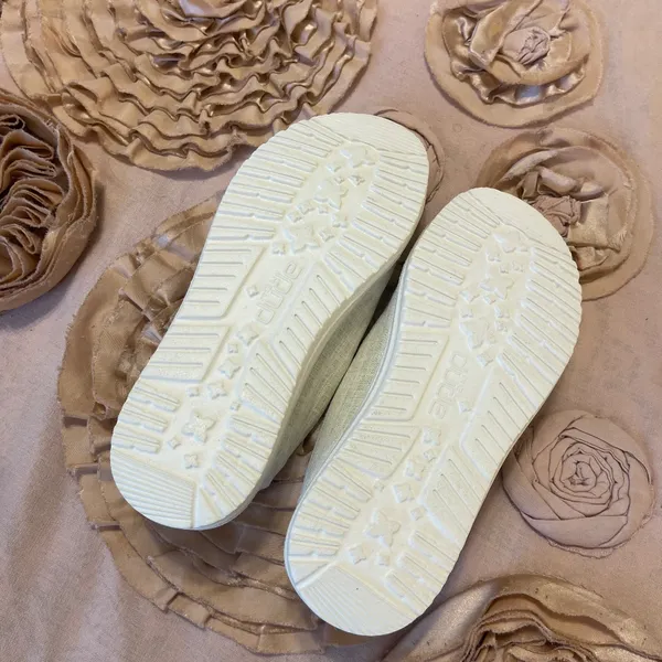 Hey Dude slip on shoes - Image 3