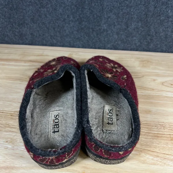 Taos Women Red Wool Floral Embroidered Clogs Mules Size EU 38 Made in Spain - Image 3