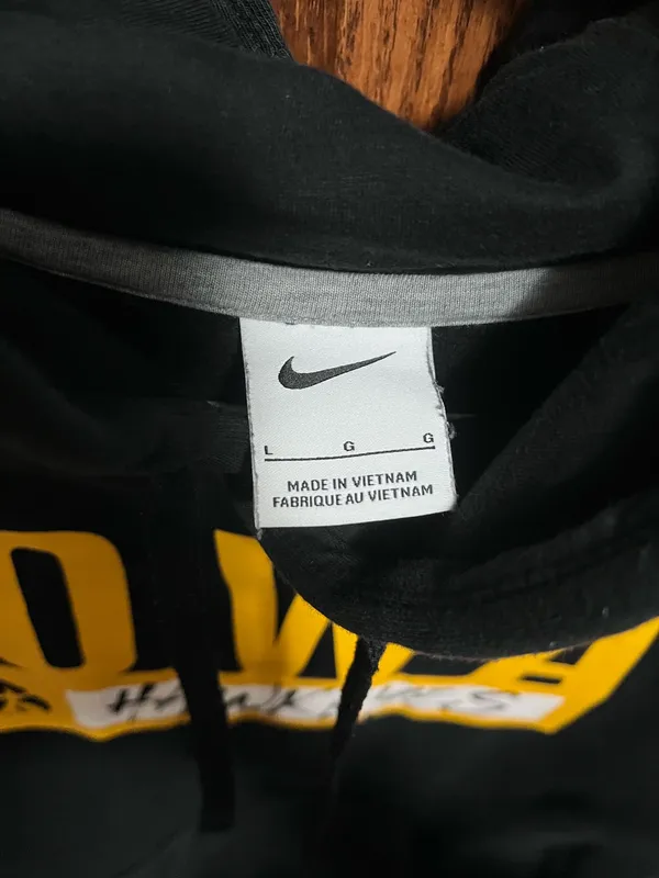 Nike Iowa Hawkeyes sweatshirt - Image 2