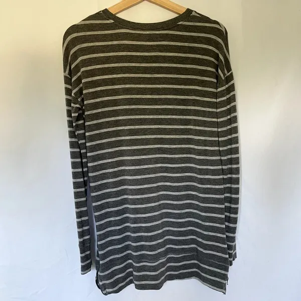 A pea in the pod maternity sweater‎ gray striped knit top women's size small - Image 7