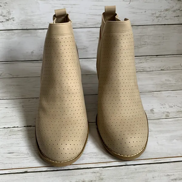 NWT DV by Dolce Vita‎ Gerdy Wedge Ankle Bootie in Beige Tan Size 9 - Image 3