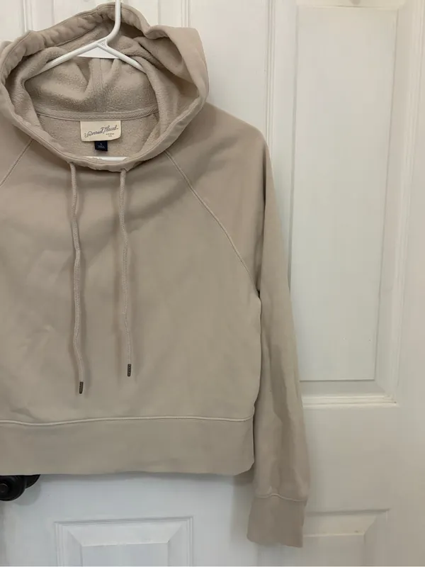 Universal Thread Cropped Pullover Hoodie in Beige - Image 7