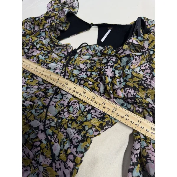 Free People Mabel blouse features a sheer floral print with balloon sleeves F53 - Image 4