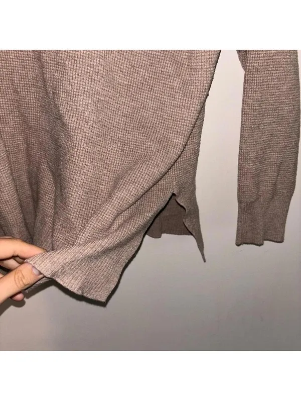 Dreamers by Debut Tan Waffle Knit Casual V Neck Sweater size Medium - Image 6