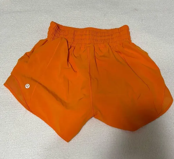 Lululemon Hotty Hot Shorts High-Rise - Image 2