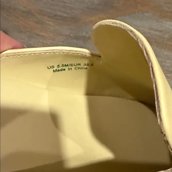 Vince Raquel Leather Mules Cashew Pale Yellow Slip-On Flats Size 5.5 NIB $295‎ - Image 12